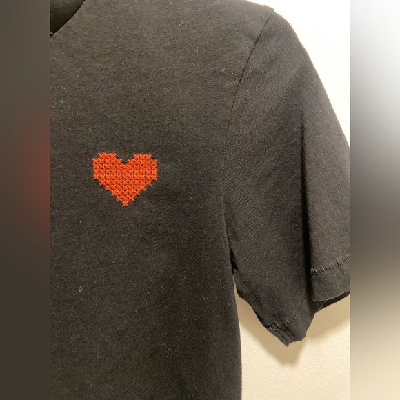 Organic cotton embroidered heart tee - Picture 5 of 7